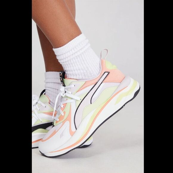 Puma RS-Curve Mismatch Women's Sneaker - Picture 3 of 7